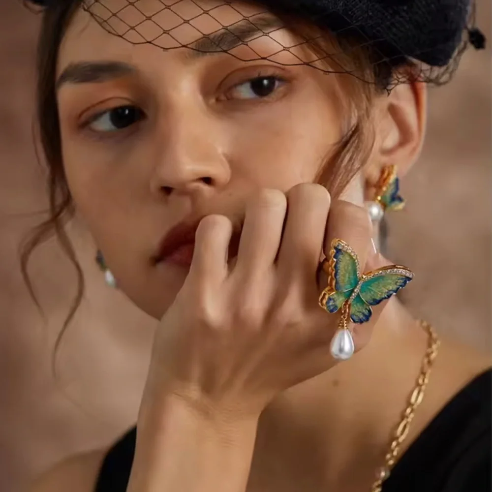 Royal Butterfly Gold Pearl Ring
